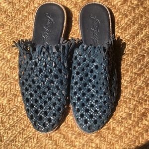 FREE PEOPLE MIRAGE woven blue leather mules